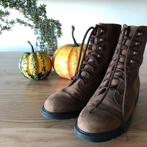 Women’s brown leather Rockport lace up boots